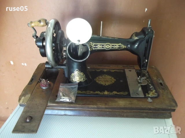 Шевна машина "Helvetia" ръчна стара работеща, снимка 7 - Други ценни предмети - 54314153