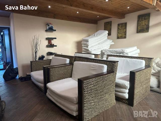 продава кощетки от изстински ратан в перфектно състояние.