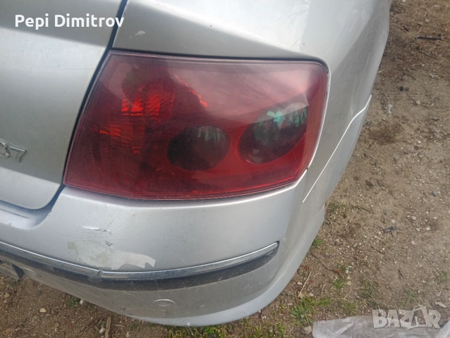 Десен стоп Пежо 407  за Peugeot 407 2004 година