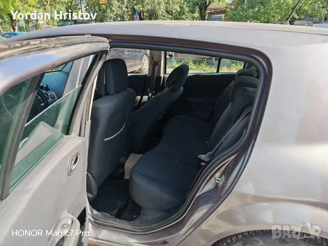 Рено Меган 1.9 DCI 2004, снимка 11 - Автомобили и джипове - 55424193