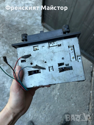 Ретро Радиокасетофон за кола много запазен, снимка 4 - Аксесоари и консумативи - 54126933