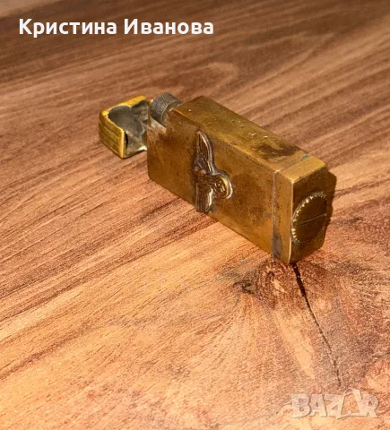 Колекционерска тежка бензинова запалка с релефен орел, снимка 2 - Антикварни и старинни предмети - 55669044