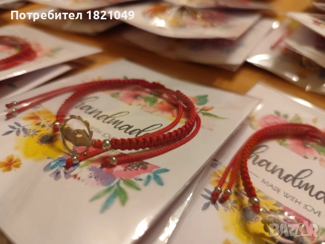 Червена гривна за късмет с Богородица от неръждаема стомана. , снимка 3 - Гривни - 50062096