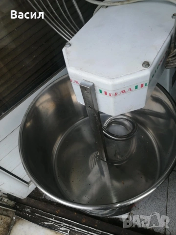 Италианска тестомесачка монофазна 35 литра, снимка 5 - Други машини и части - 54281378