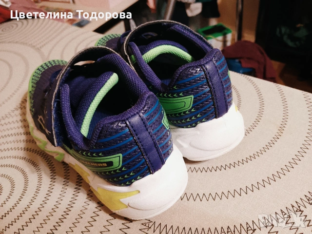 светещи маратонки Skechers, снимка 6 - Детски маратонки - 54032306
