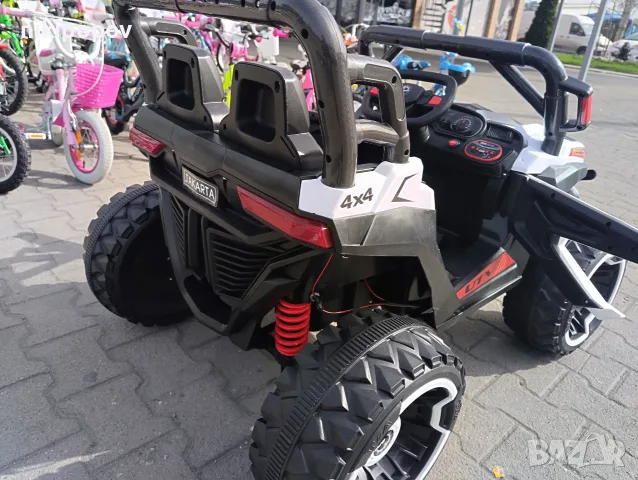 SAFARI двуместен акумулаторен джип JAKARTA 4x4 бял, снимка 11 - Коли, камиони, мотори, писти - 55440266