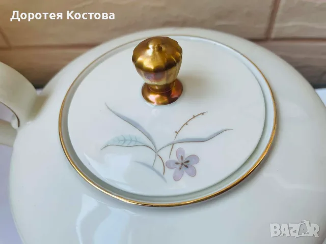 Красив порцеланов чайник от Германия с декор цветя, снимка 5 - Антикварни и старинни предмети - 55388261