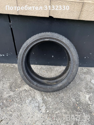 Зимна гума Bridgestone 295/35R21, снимка 2 - Гуми и джанти - 54628237