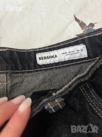 Дамски дънки Бершка, снимка 4 - Дънки - 55680844