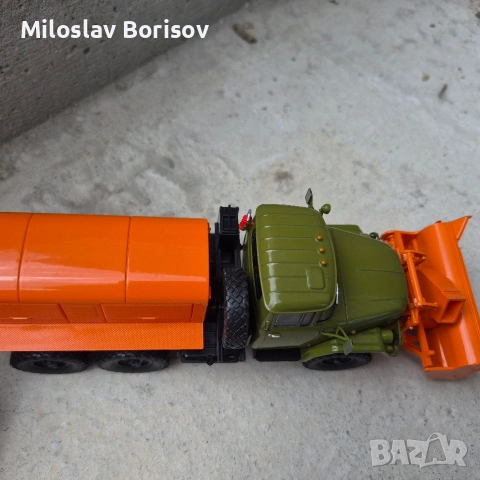 ЗИЛ 131 роторен снегорин в мащаб 1/43, снимка 3 - Колекции - 54019267