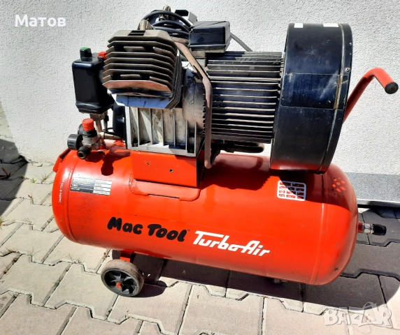 Двуцилиндров компресор трифазен