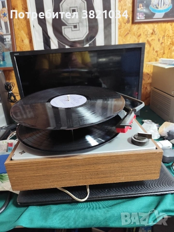 Продавам винтидж грамофон Telefunken TW 506....с доза игла и шпиндел 50евро