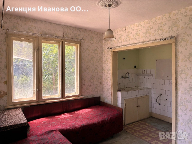   Къща с три жилищни части, гараж и двор – гр. Попово, снимка 9 - Къщи - 54939900