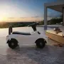Детска кола за бутане 3 в 1 с дръжка, педал за газ, светлини и звуци, бяла, до 25 кг, снимка 1