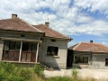 Продавам имот, снимка 1