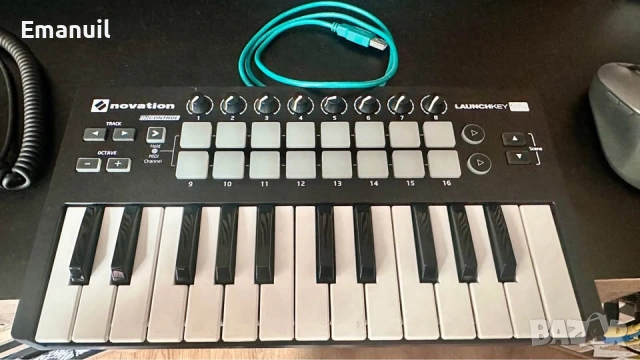 Nivation Launchkey mini midi controller