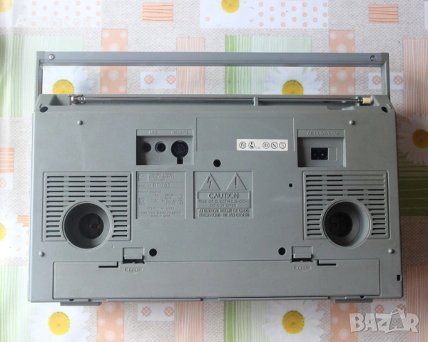 TOSHIBA RT-70S радио-касетофон, снимка 4 - Радиокасетофони, транзистори - 54726549