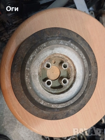 Демпферна шайба колянов вал за Фолксваген Голф 3 , Пасат В4 и Т4 1.9D 028 105 243 H