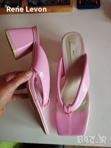 Розови чехли 