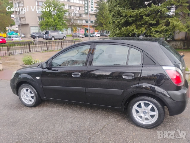 Киа Рио, снимка 3 - Автомобили и джипове - 54530200