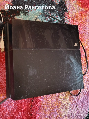 Продавам PS4 Slim