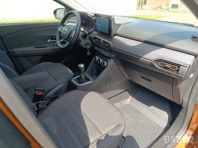 Dacia Sandero Stepway ГАЗ, снимка 13 - Автомобили и джипове - 54700690