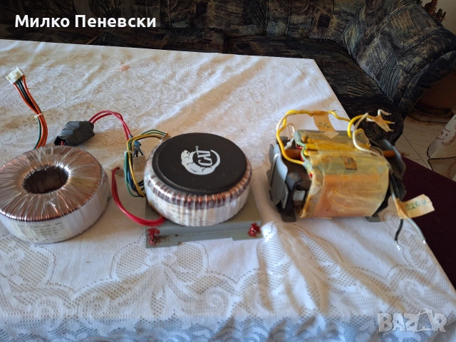 CAT TN1688 2×13,5V-5A ,2×15V-1A. FSW-101R 2×40V,2×20V ,2×13V. TRANSFORMATOR 220V - 2×21V 