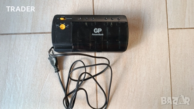 Зарядно устройство за батерии AA  AAA C D 9V GP PowerBank PB320