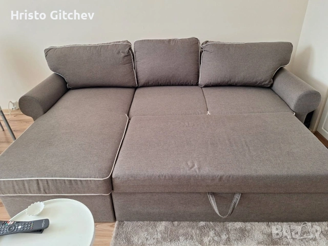 Диван дъл.2,10 шир.на седалките 0,75.См.площ1,40 См.ракла,продава се с белите калъвки!, снимка 3 - Дивани и мека мебел - 54583374