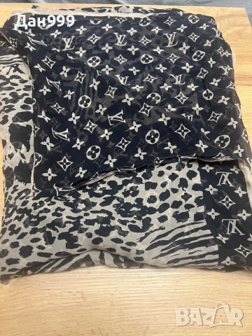 Оригинален дамски шал тип ( stole ) на Louis Vuitton, снимка 5 - Други - 54918284