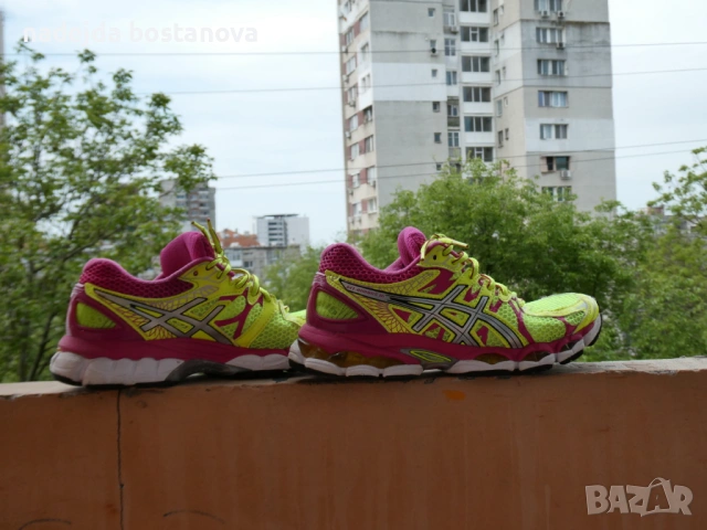 продавам дамски маратонки asics nimbus 16 в жълто,номер 36