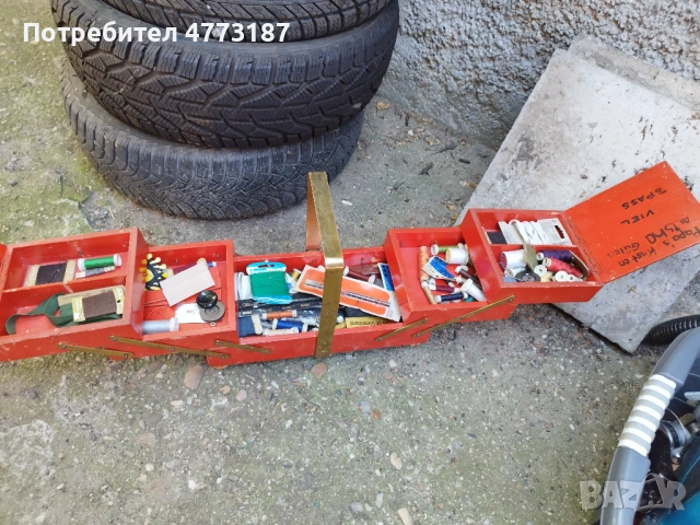 Немска кутия със конци и принадлежности, снимка 2 - Антикварни и старинни предмети - 54023899