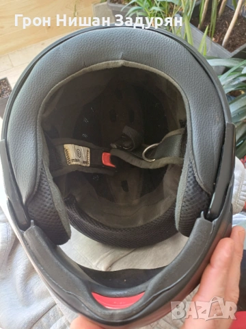 Продавам  италианска  мото  каска Airoh Helmet, снимка 6 - Мотоциклети и мототехника - 54432644