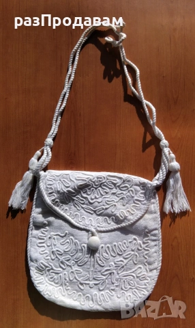 Ръчно шита чантичка с бродерия и пискюли~ Бохо стил ~ Boho Style