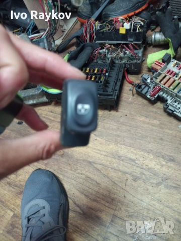 Бутон , стъкло за RENAULT , 429999K