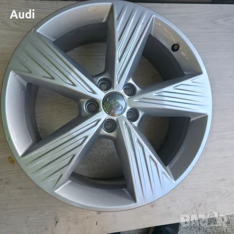 Оригинални Ауди Джанти 19 Q4 e-tron, снимка 3 - Гуми и джанти - 55417860