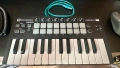 Nivation Launchkey mini midi controller, снимка 1