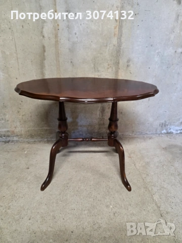 Помощна масичка ( материал орех) , снимка 2 - Маси - 54264074