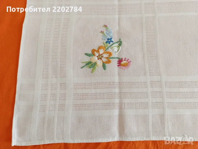 Битови, бродирани карета за маса, снимка 18 - Покривки за маси - 55639477