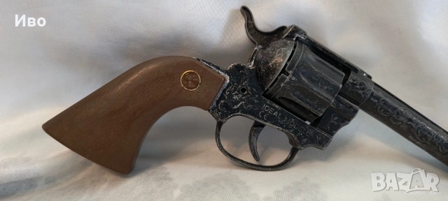МЕТАЛЕН РЕВОЛВЕР COLT PEACEMAKER С КАПСИ – РЕАЛЕН РАЗМЕР, снимка 9 - Колекции - 54834015