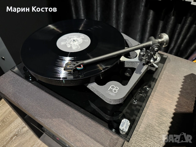 Rega P8 (Planar 8)