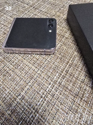 Samsung Galaxy Z Flip 5, снимка 3 - Samsung - 54135520