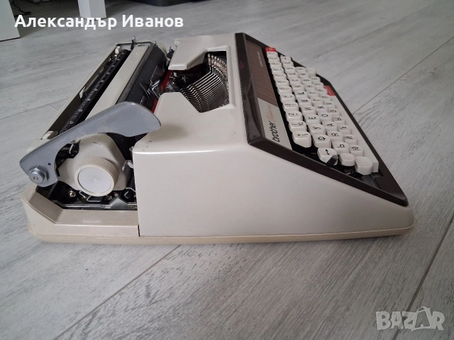 Японска пишеща машина BROTHER 1973 г., снимка 5 - Антикварни и старинни предмети - 54658824