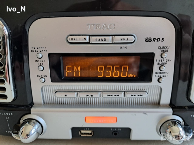 Радио с USB Teac SL-D910 - за части., снимка 2 - Радиокасетофони, транзистори - 55153884