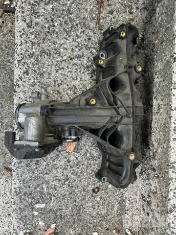 Всмукателен колектор 2.0 TDI VW Audi Seat Skoda 03L129711AM Дросел 03L128063R