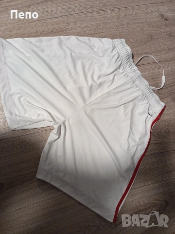 Гащи Adidas, снимка 3 - Къси панталони - 54990456