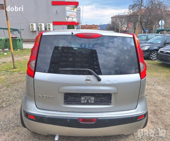 Нисан Ноте 1.6 бензин 2007год,климатроник, снимка 4 - Автомобили и джипове - 52219667