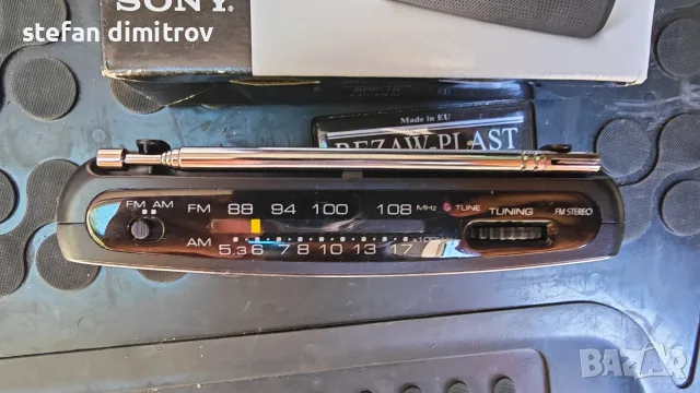 Sony SRF-18 portable radio , снимка 8 - Радиокасетофони, транзистори - 55679749