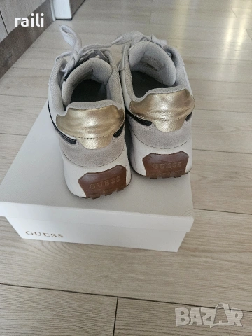 Спортни обувки Guess, снимка 2 - Дамски ежедневни обувки - 55232872