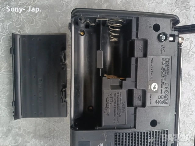 радио- Panasonic RF-3700, снимка 6 - Радиокасетофони, транзистори - 54371472